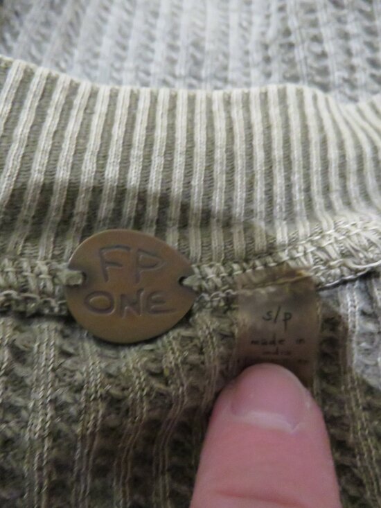 FREE PEOPLE FP ONE Cropped Interlaken Thermal Top Moss Green Small Boho Casual - Picture 15 of 15